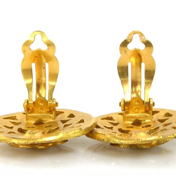 Auth CHANEL Vintage CC Logo Clip on Earrings Gold Metal - e59966a - Picture 6 of 8